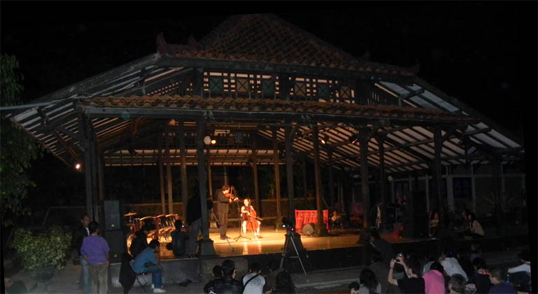 Concert Domitille et Timothée Coppey à Surakarta Indonésie