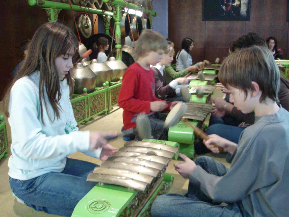 Stage de gamelan  la Cit de la musique pour les lves d'Un, Deux, Trois, Musiques